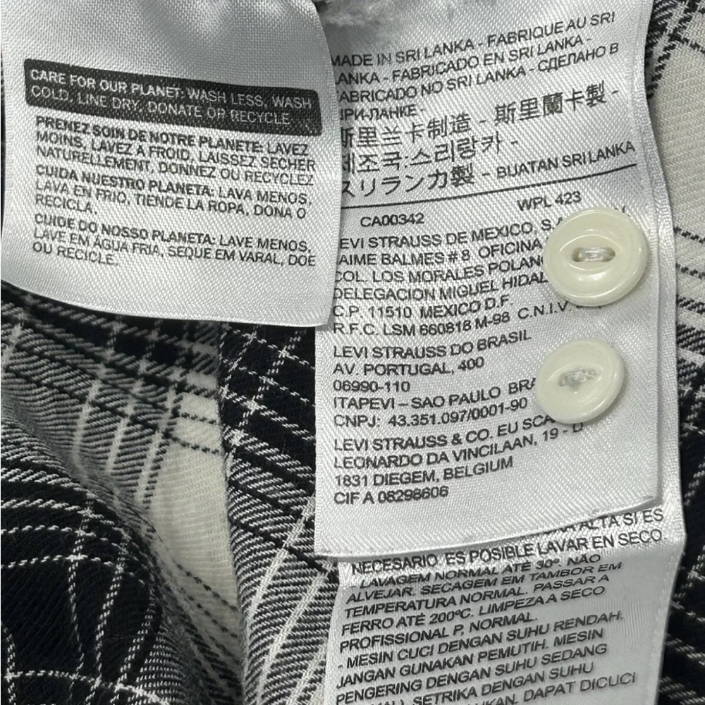 Levi's‎ Boyfriend Fit Button Front Shirt 1X Women’s Size Long Sleeve Black White - Picture 8 of 10